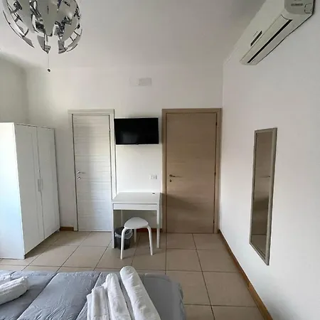 Alojamento de Acomodação e Pequeno-almoço Centro Nápoles