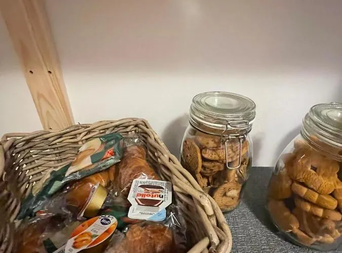 לינה וארוחת בוקר Centro Citta נאפולי