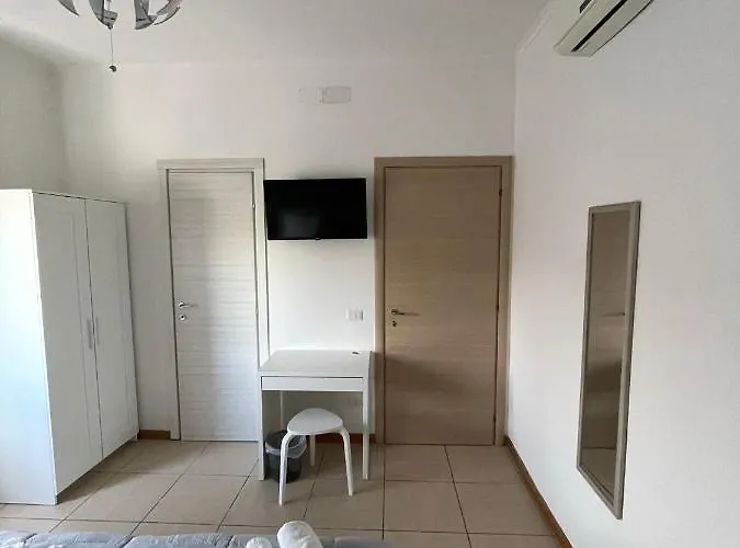 לינה וארוחת בוקר Centro Citta נאפולי